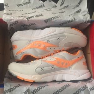 Saucony Aya ‘White Orange Glow’ Sz 9 NWOT